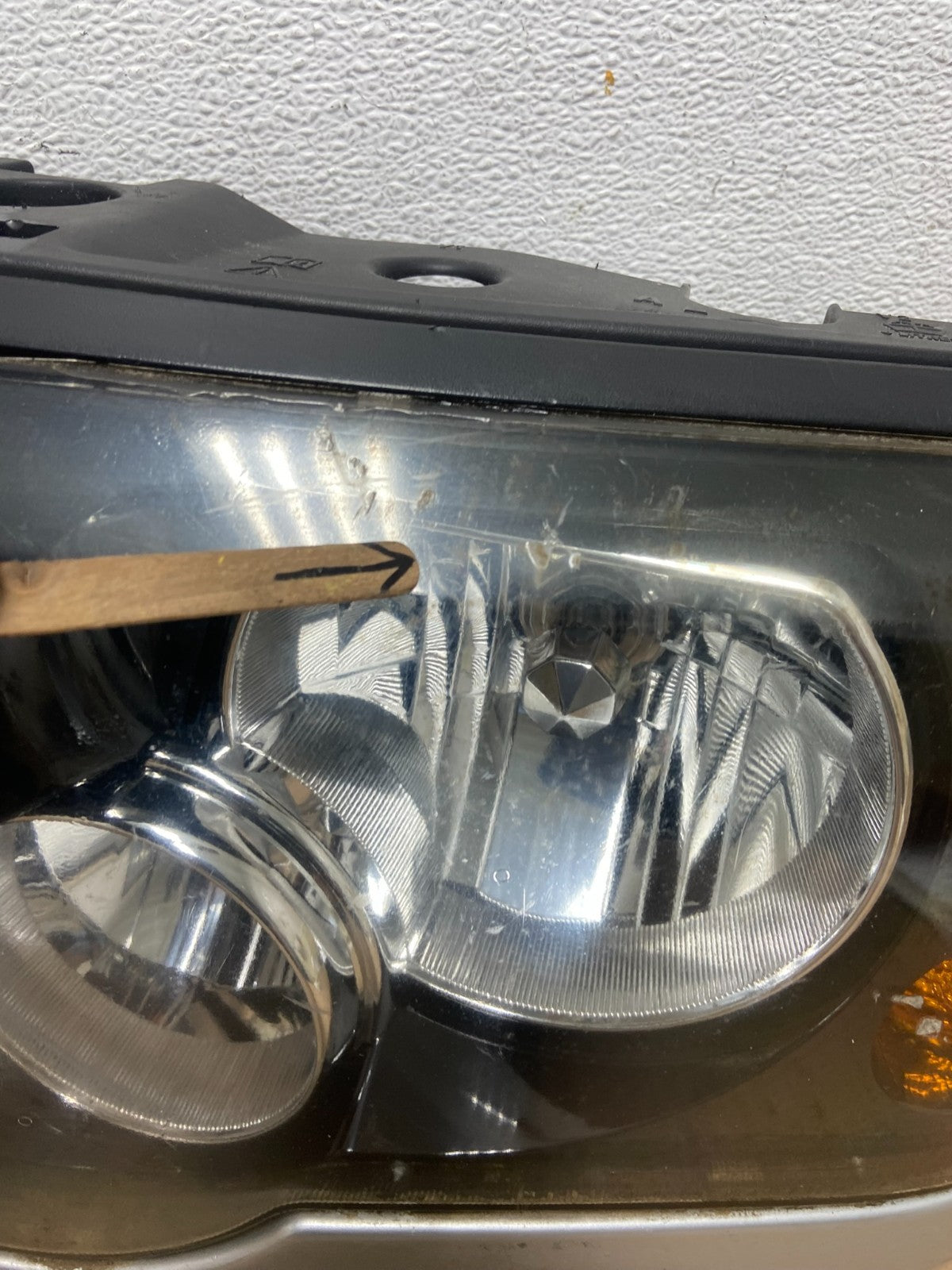 2003 - 2004 Land Rover Discovery Left+Right Set Halogen Headlights AE6028 DG6