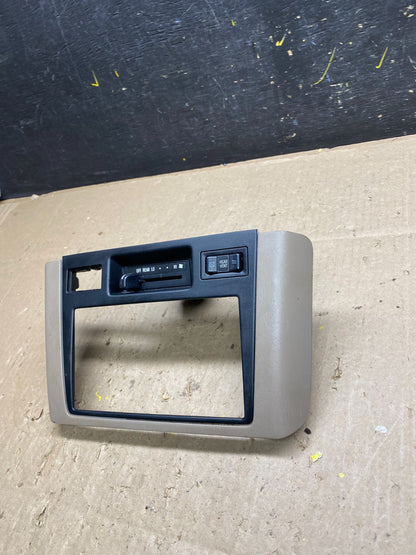 1998 to 2000 Toyota Sienna Center Console Radio Trim Bezel U4915 DG2