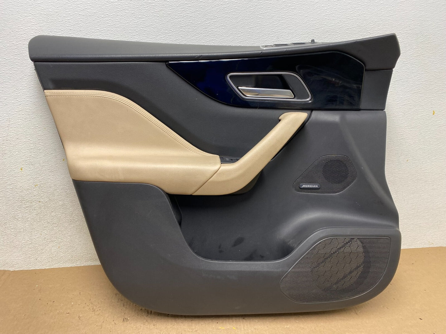 2017 to 2020 Jaguar F-Pace OEM Front Left Driver Interior Door Panel E9060 DG10