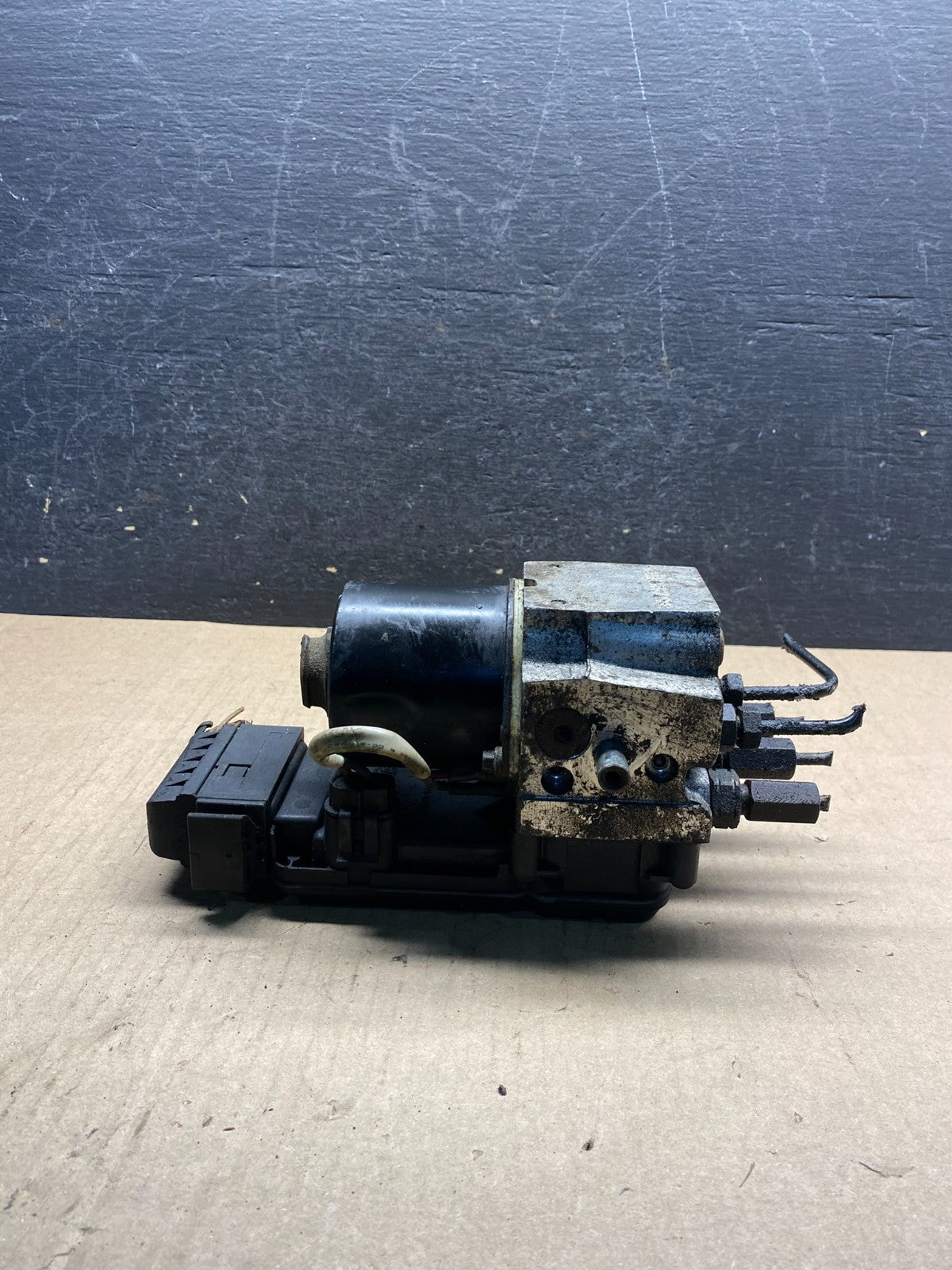2003 2007 Ford E250 E350 Anti-Lock ABS Antilock Brake Pump AG9681 DG4