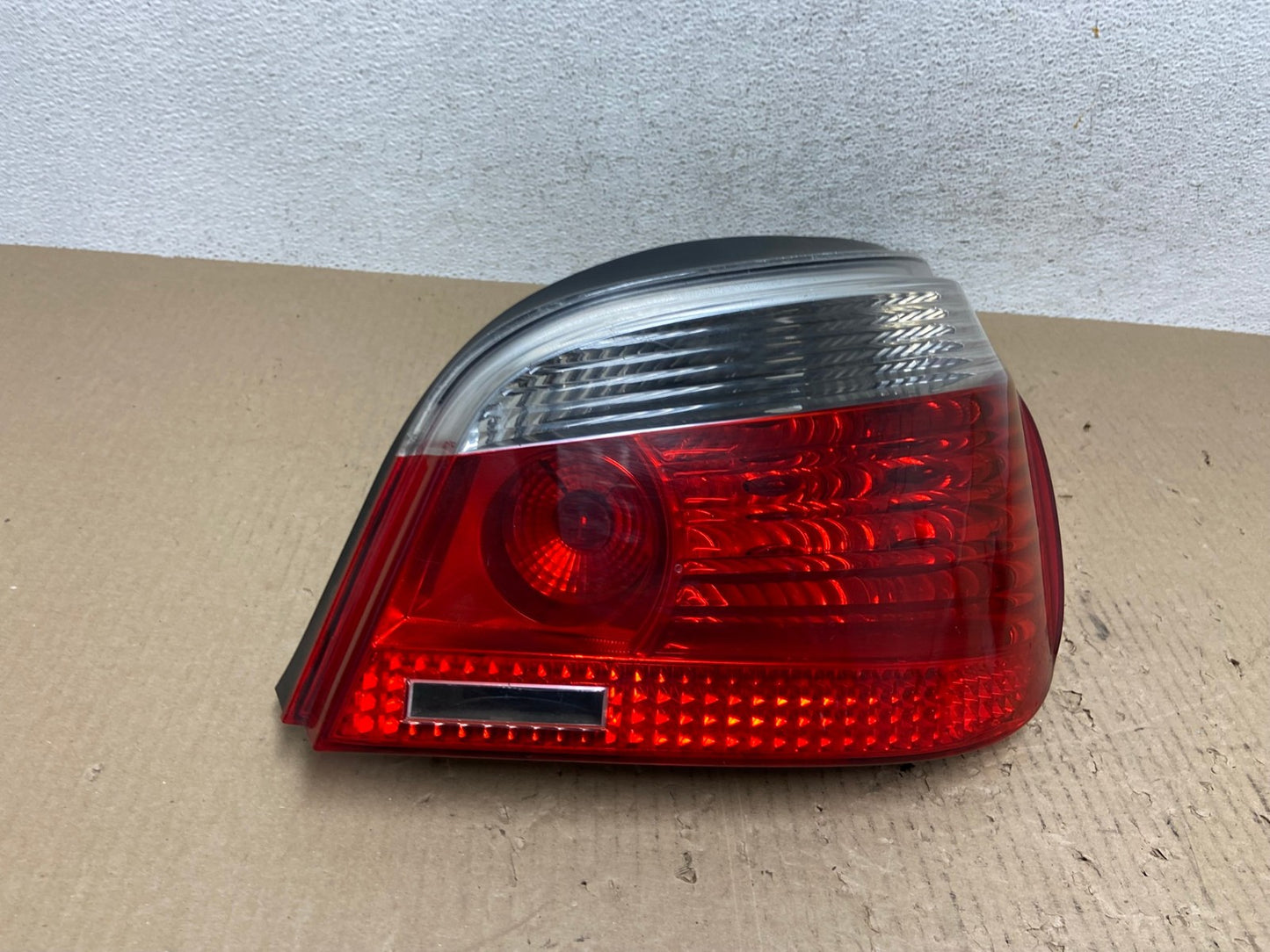 2004 - 2007 BMW 5 Series E60 Right Passenger RH Side Tail Light AE7115 LK2