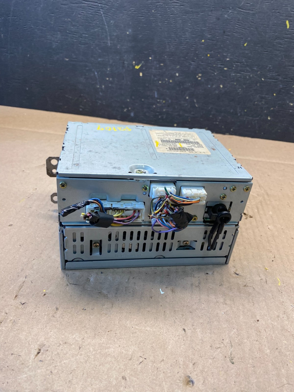 2004 2005 Nissan Armada QX56 Radio Stereo Audio CD Player Receiver P3709 DG3