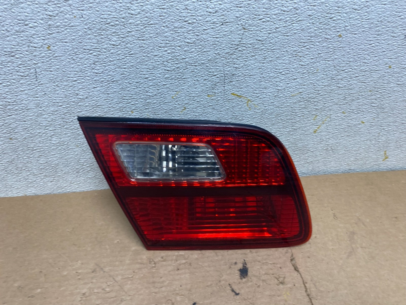 1998-1999 Toyota Avalon Left Driver Lh Side Inner Tail Light OEM P6494 DW0