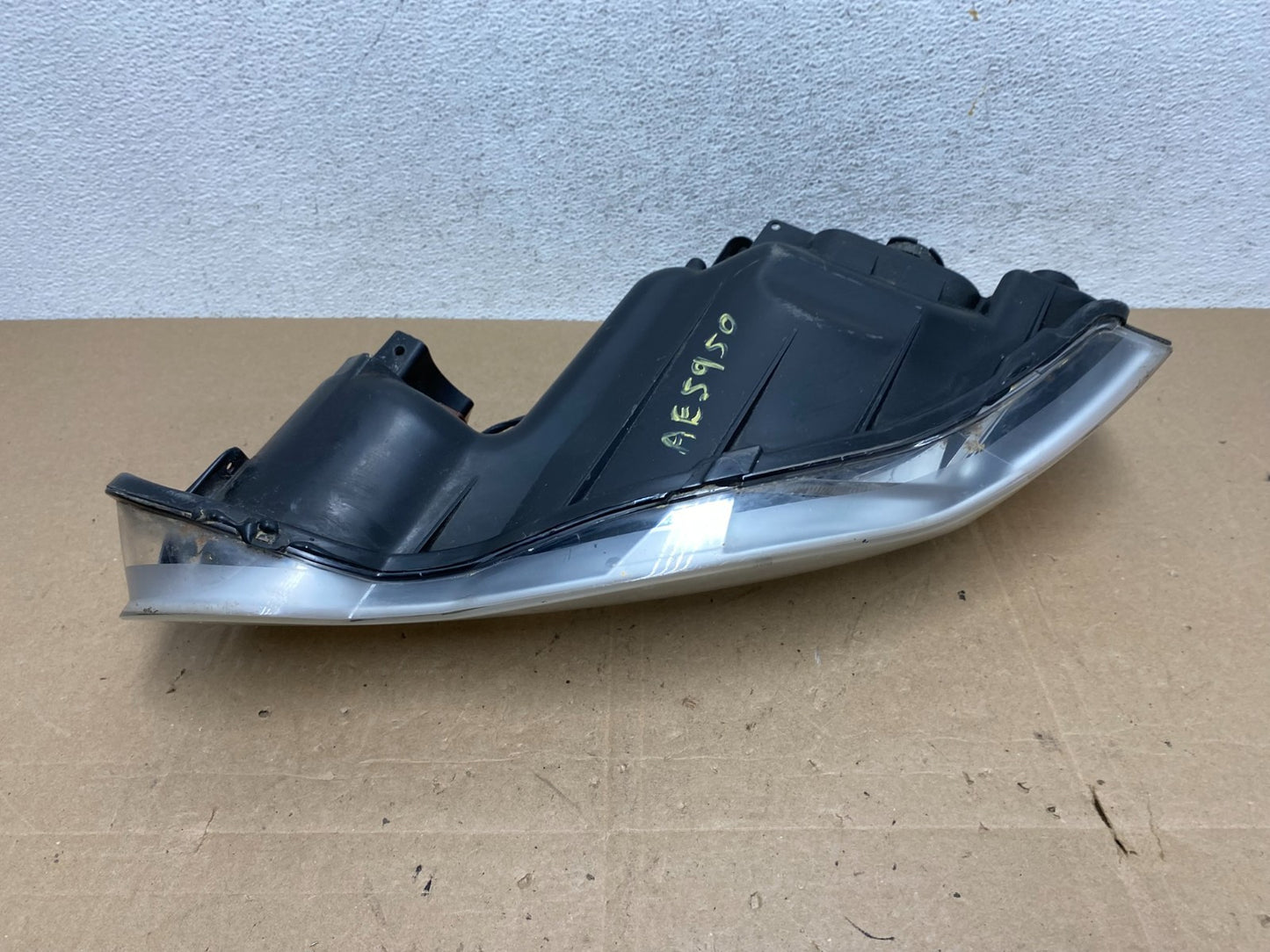 2004 2005 2006 Chrysler Sebring Right Passenger Side Halogen Headlight AE5950 DW6