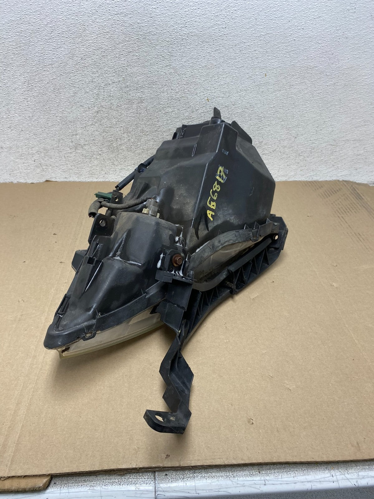 2007 to 2011 Honda CR-V Crv Right Passenger Side Headlight Halogen AG6817 DW9