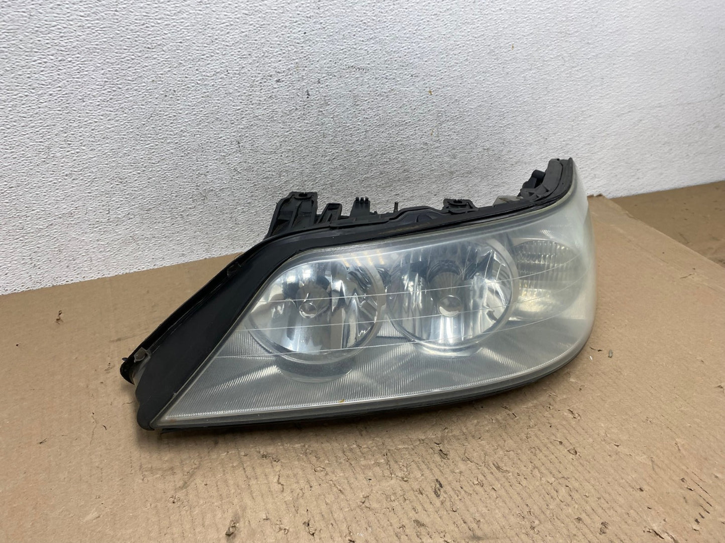 2005 to 2011 Lincoln Town Car Left Driver LH Side Headlight AE8867 LK2