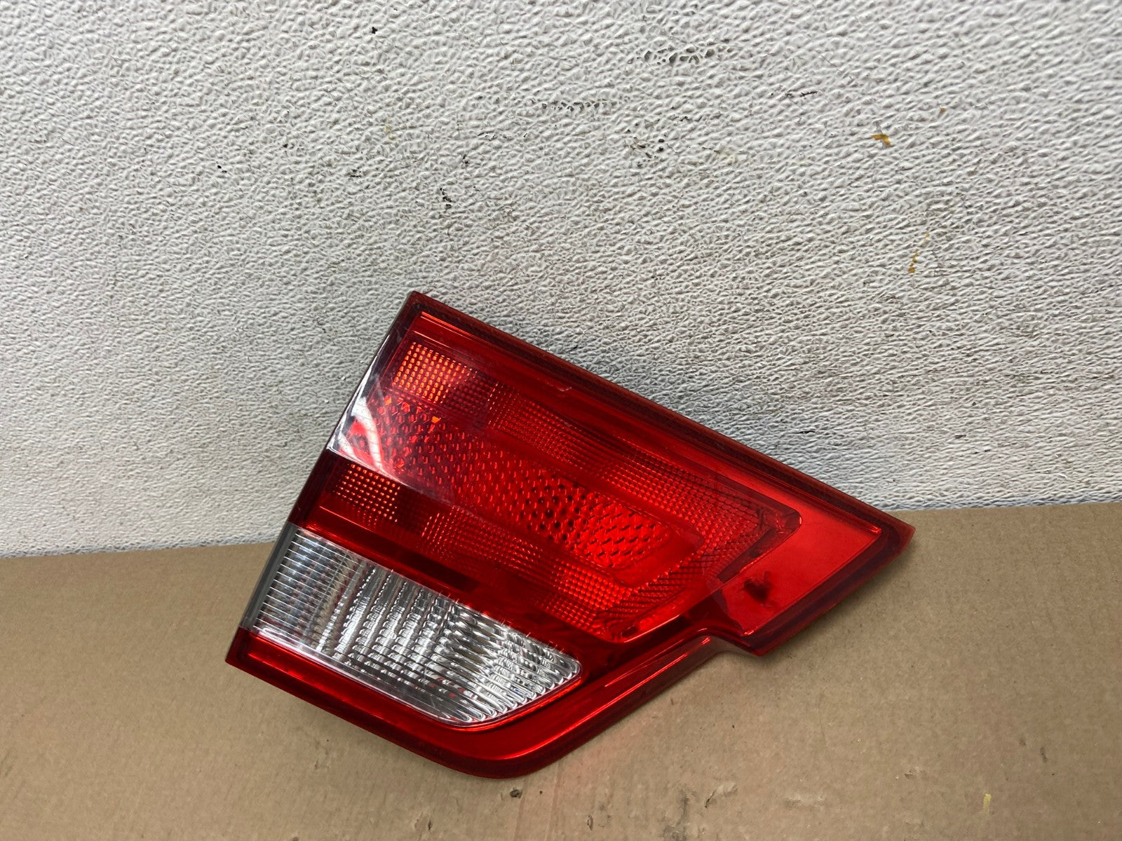 2011-2013 Jeep Grand Cherokee Left Driver Side Lh Inner Tail Light AE9557 LK1
