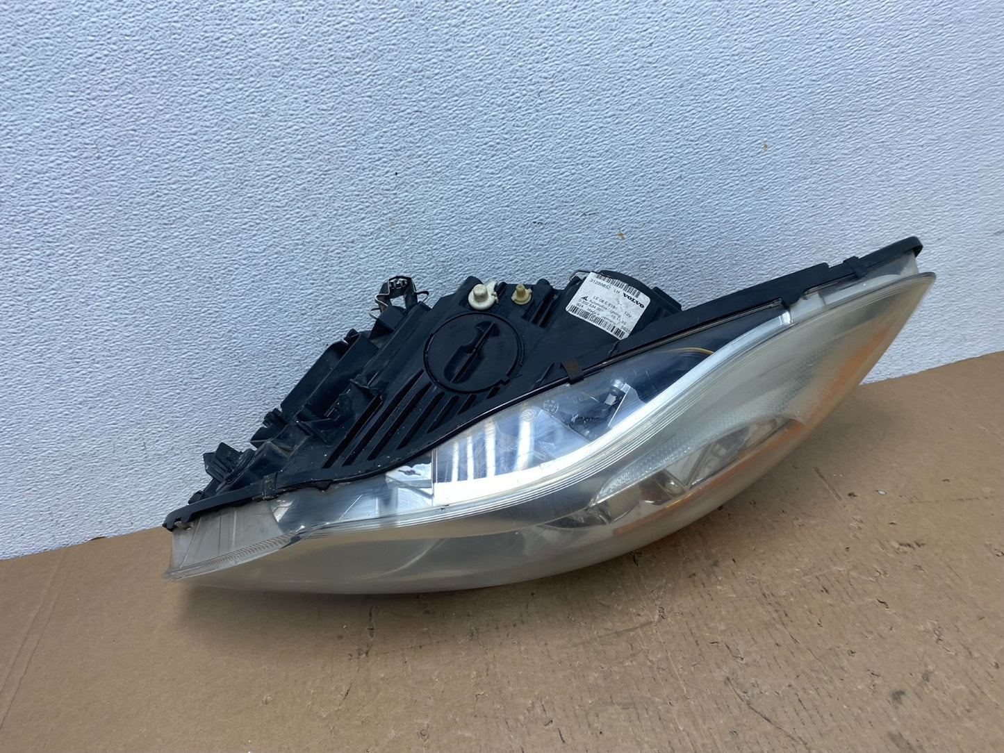 2011-2013 Volvo C30 Left Driver LH Side Halogen Headlight AD8068 DG7