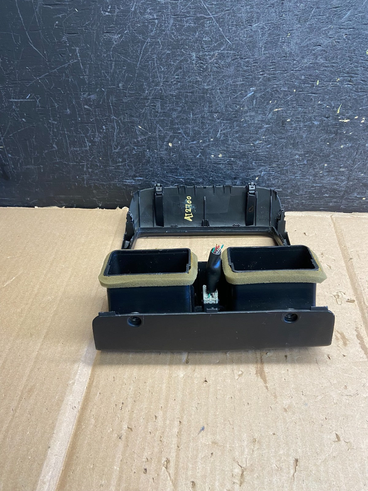 2002-2006 Honda CR-V CRV Center Dash Radio Screen Display Trim Bezel AI2700 DG3