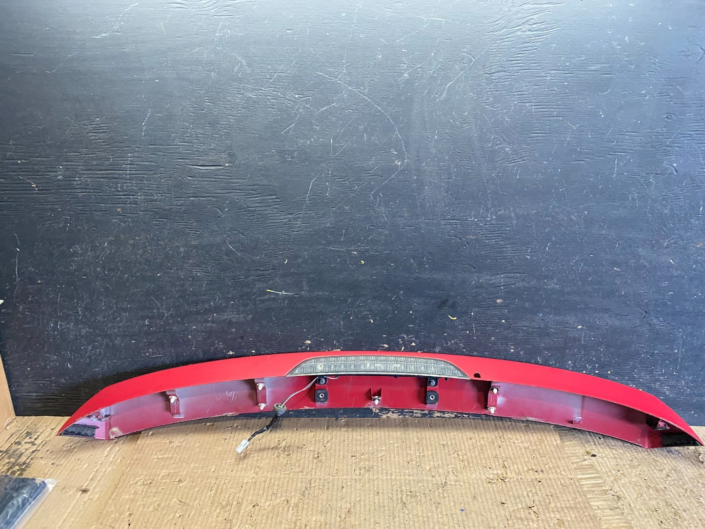 2007 to 2013 Mitsubishi Outlander Rear Spoiler 3RD Brake Light OEM x0037 DG9