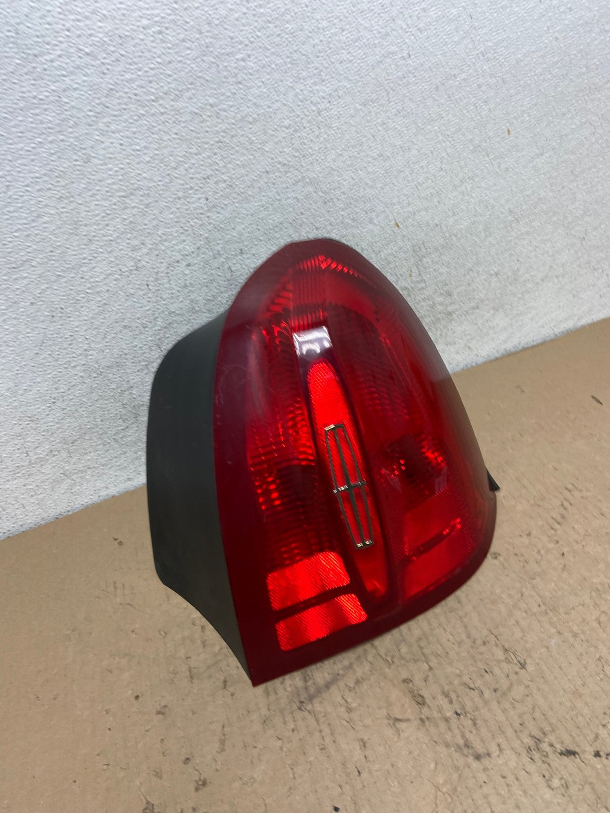 1998 to 2002 Lincoln Town Car Right Passenger RH Tail Light AF4302 LK2