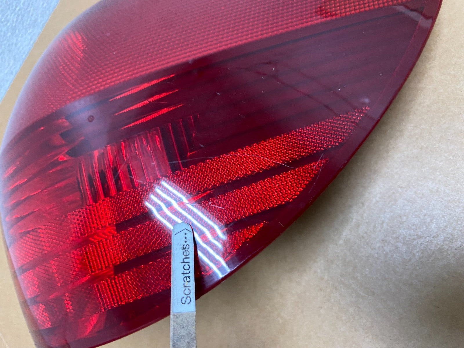 2004-2005 Toyota Sienna Right Passenger Rh Side Tail Light AD8857 DW3