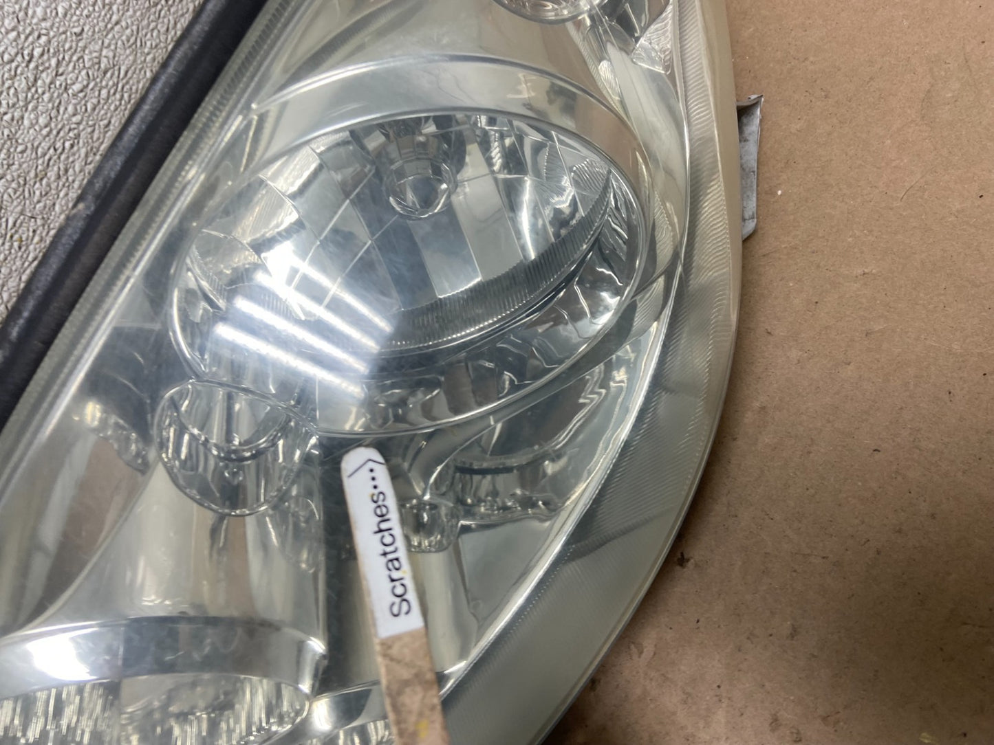 2005 to 2006 Toyota Camry Left Driver LH Halogen Headlight AB0201 DW3