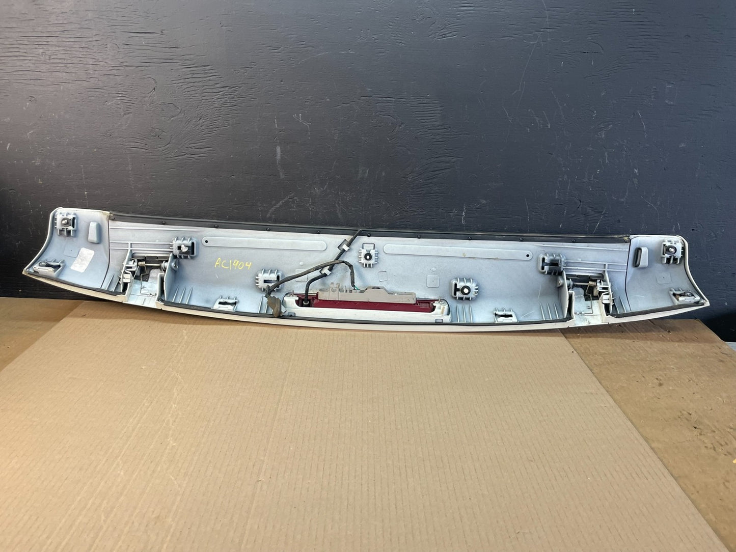 2009 to 2015 Honda Pilot Rear Trunk Spoiler Gate Oem AC1904 DG6