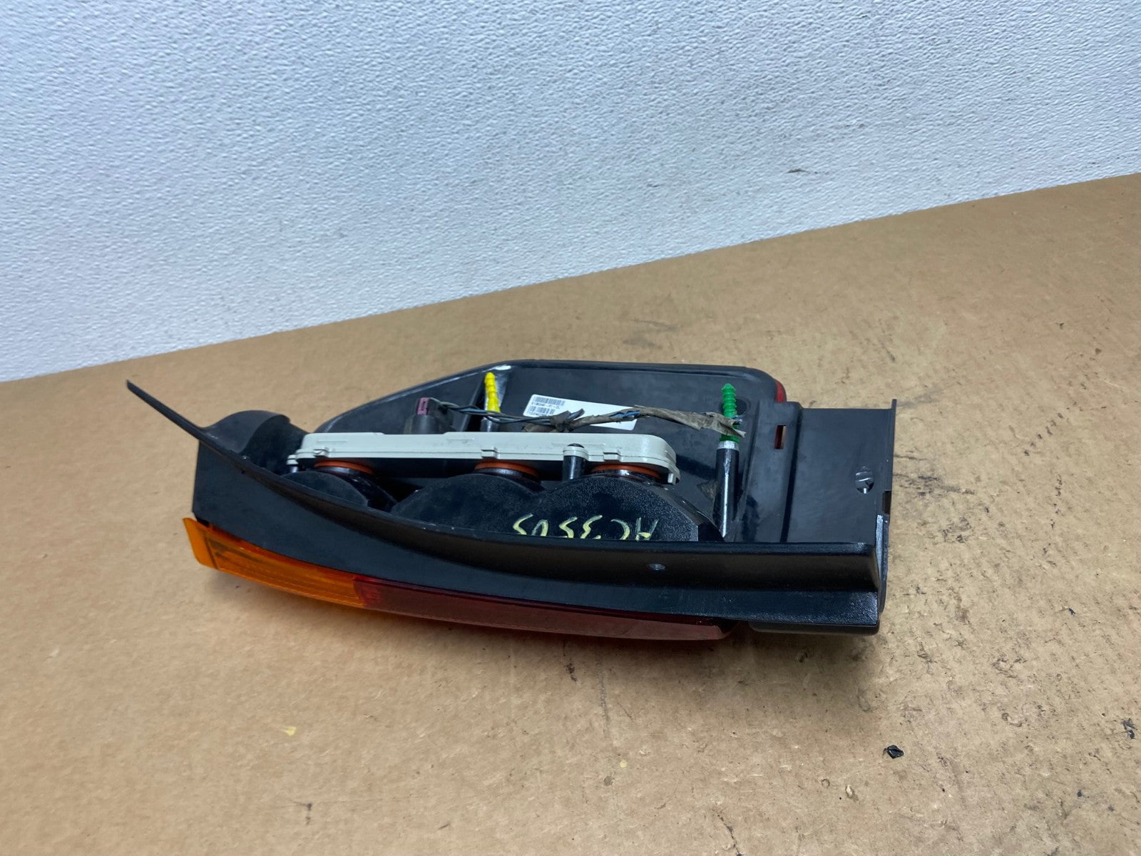 2002 to 2009 Gmc Envoy Left Driver Lh Side Tail Light OEM AC3505 LK4