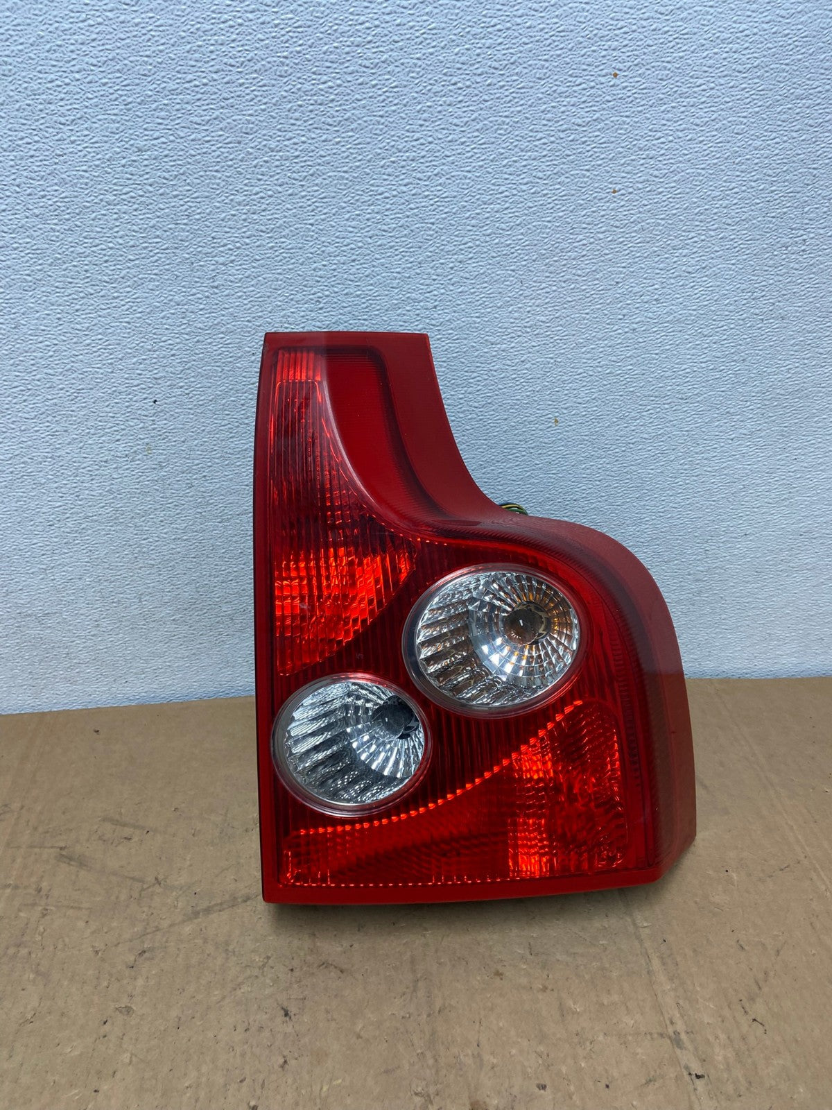2003 2004 2005 2006 Volvo XC90 Right Passenger RH Lower Tail Light AD1189 LK0
