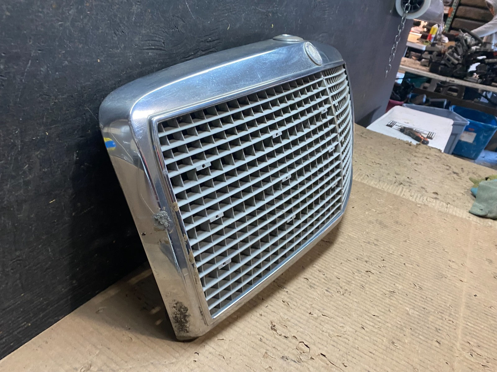 1968 to 1975 Mercedes Benz W114 W115 Front Chrome Grill Grille W6168 PS2