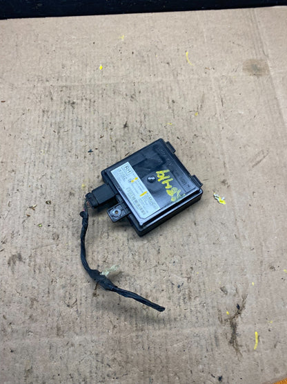 2013 to 2018 Ford Lincoln Rear Radar Blind Spot Module R8419 DG5