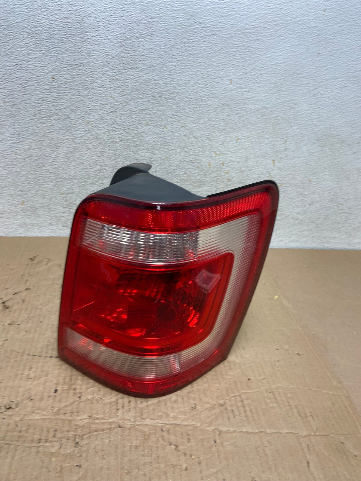 2008 to 2012 Ford Escape Right Passenger RH Side Tail Light AI1331 LK0