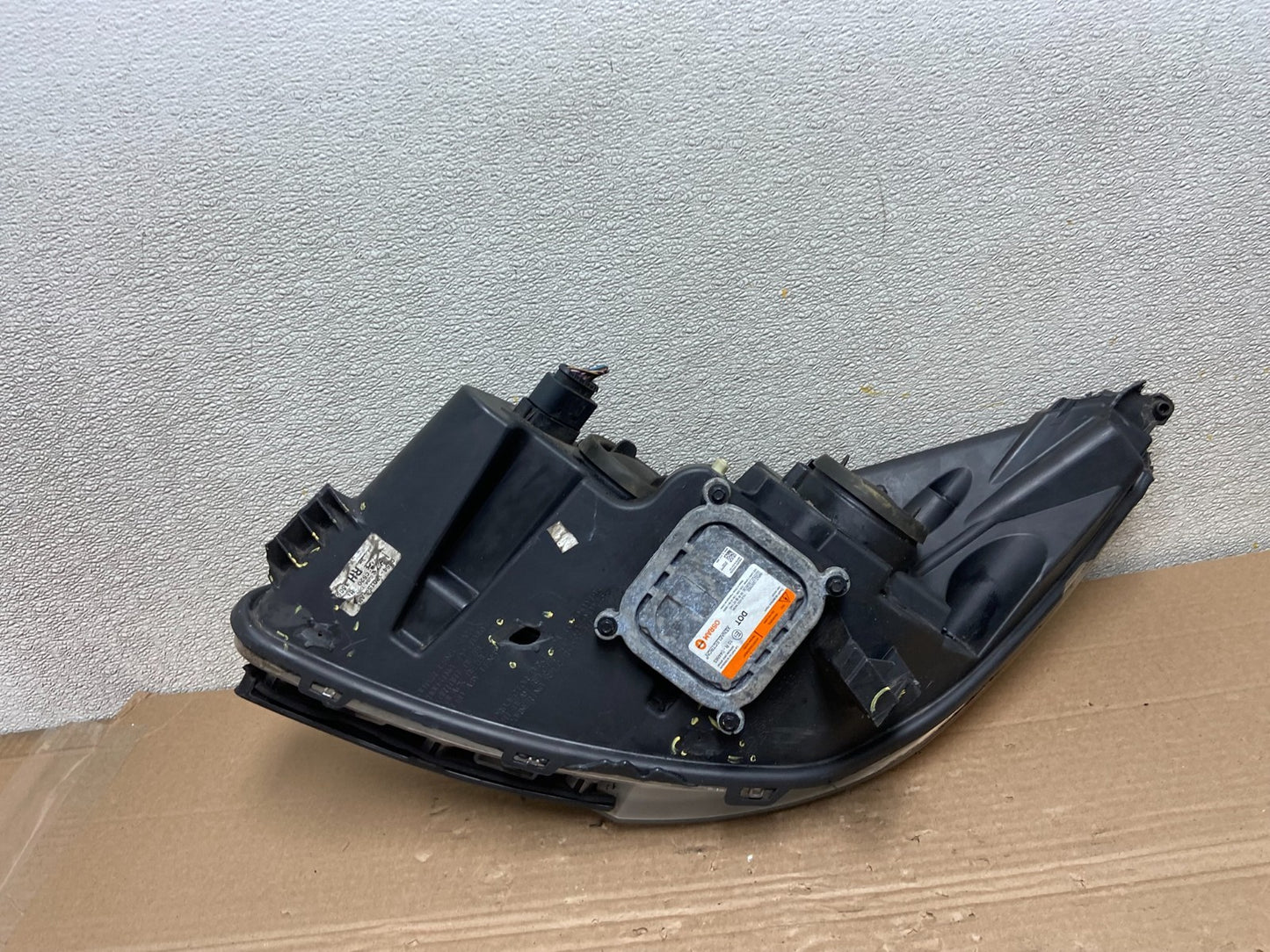 2013 - 2016 Ford Escape Headlight Right Passenger RH Side Xenon HID AB1094 DW13