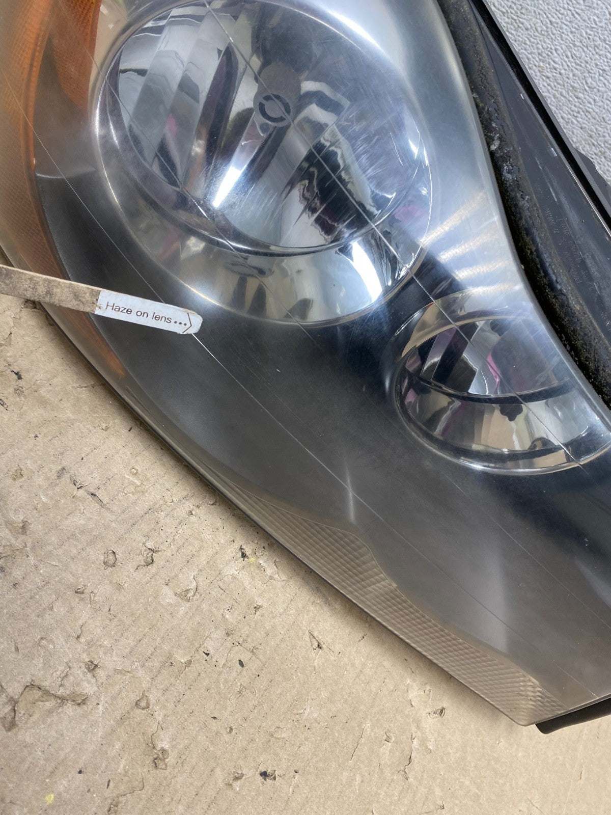 2003 to 2013 Volvo XC90 Right Passenger Rh Side Headlight Halogen AG7002 DW4