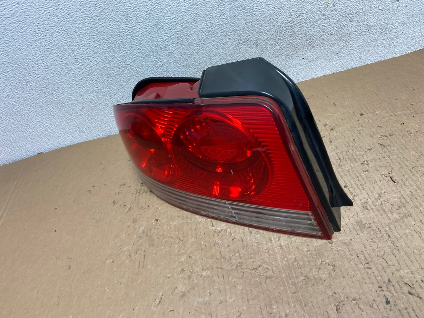 2002 to 2005 Hyundai Sonata Left Driver Lh Side Tail Light AD8851 LK1