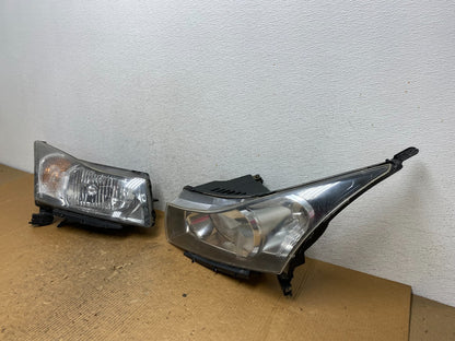 2011 to 2015 Chevrolet Cruze Halogen Left+Right Set Headlights AE2791 DW1
