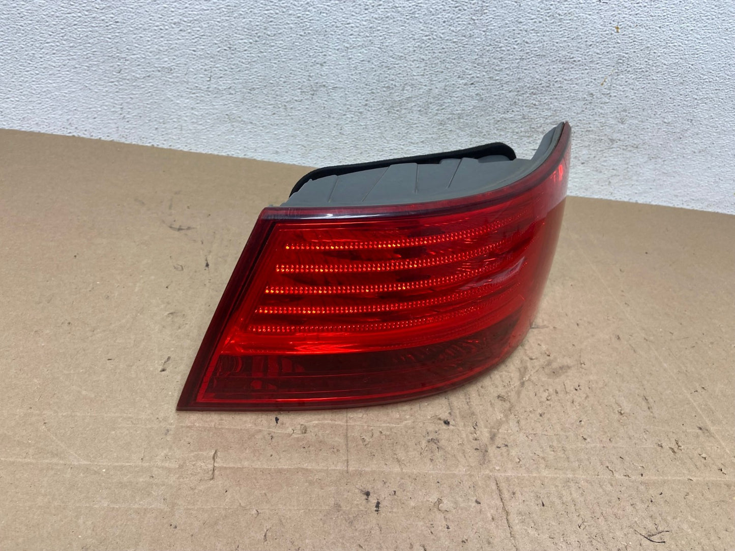 2009 to 2010 Hyundai Sonata Right Passenger Side Tail Light AE6164 LK2