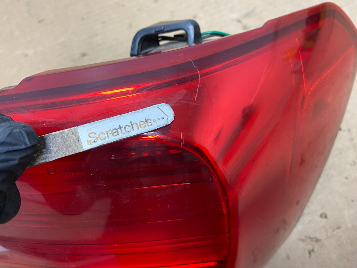 2016 to 2018 Kia Sedona Right Passenger RH Side Tail Light AH8507 DW3