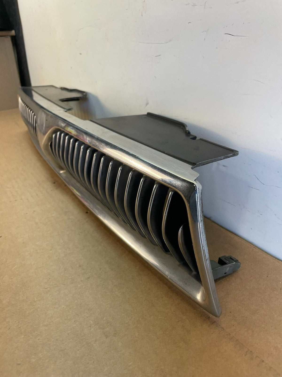 1999 to 2001 Mitsubishi Galant Front Upper Grille Grill AF87231