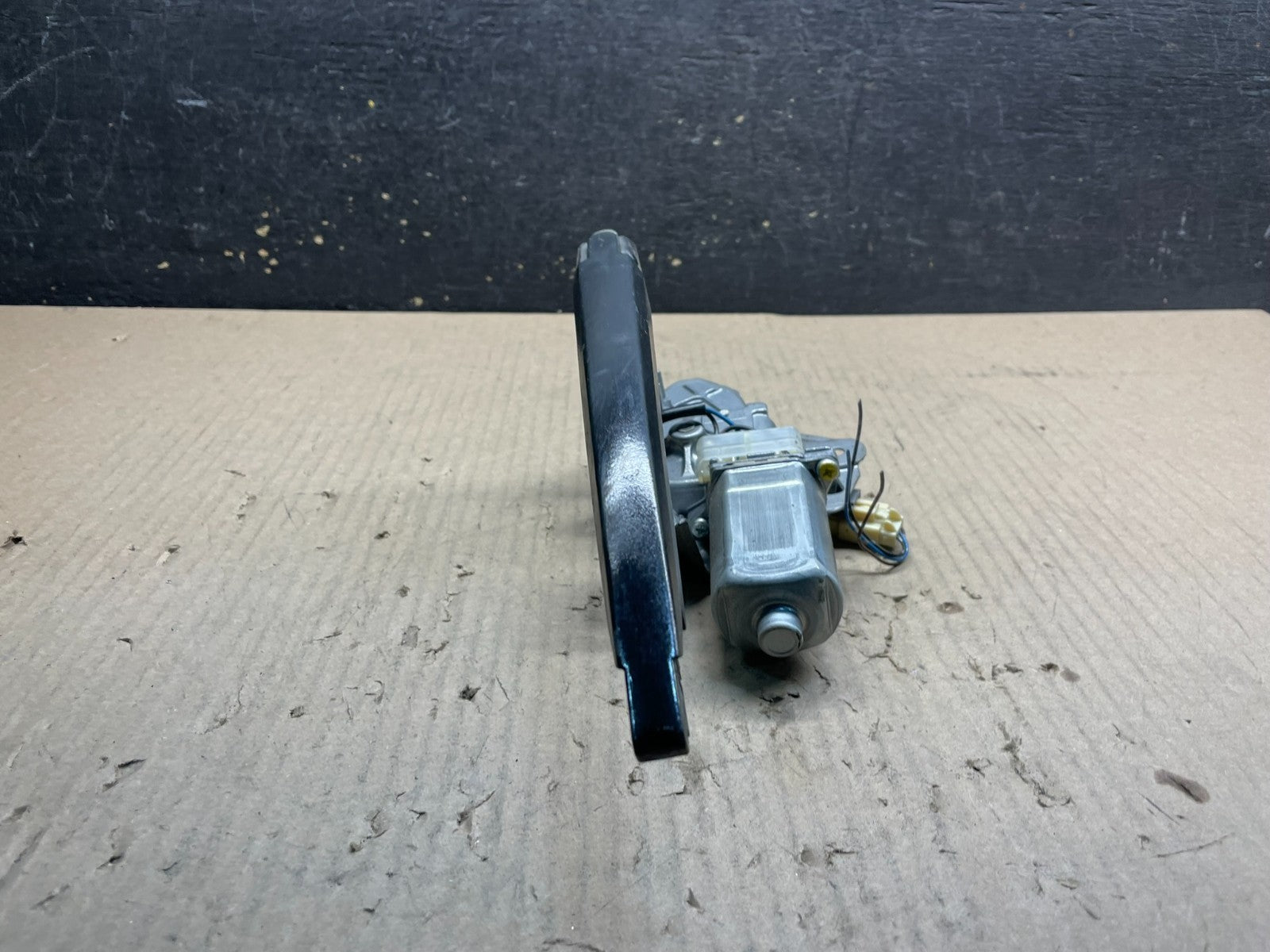 2006 to 2005 Mazda 5 Windshield Rear Wiper Motor X0537 DG2