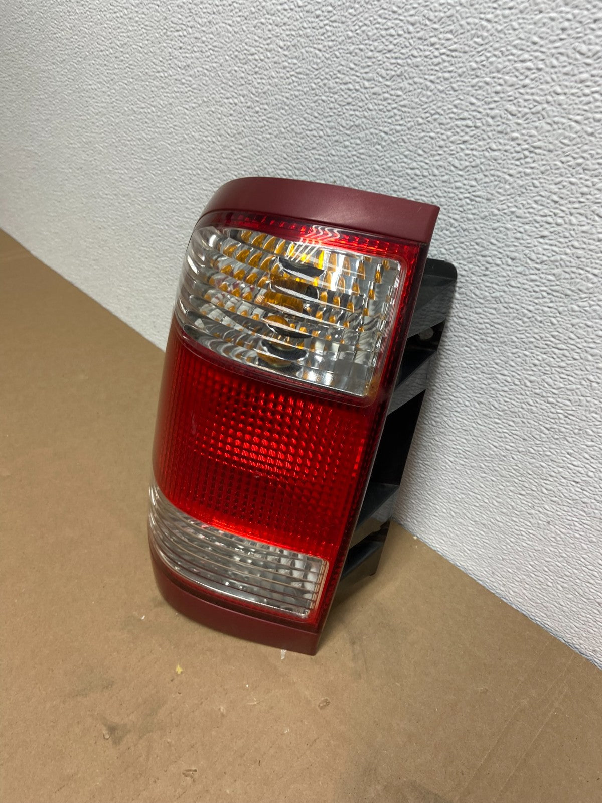1999 to 2004 Nissan Pathfinder Left Driver Lh Side Tail light AB6329 DW1
