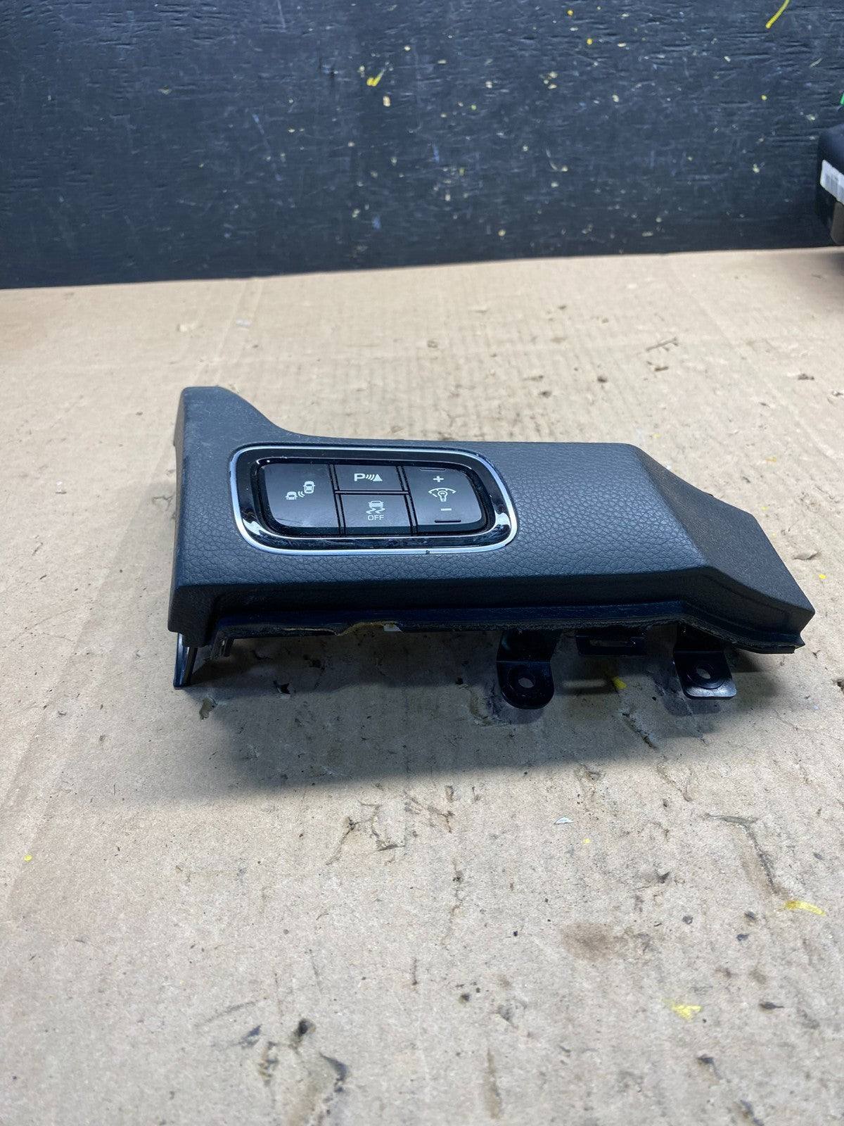 2014 2015 2016 Hyundai Equus Dashboard Left Switch Panel Pad Trim OEM R8938 DG3