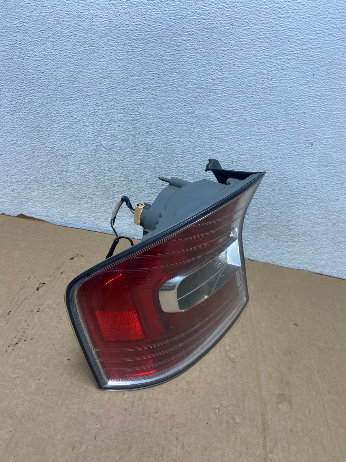 2005 to 2007 Subaru Legacy Outback Left Driver LH Tail Light AG2010 LKq2