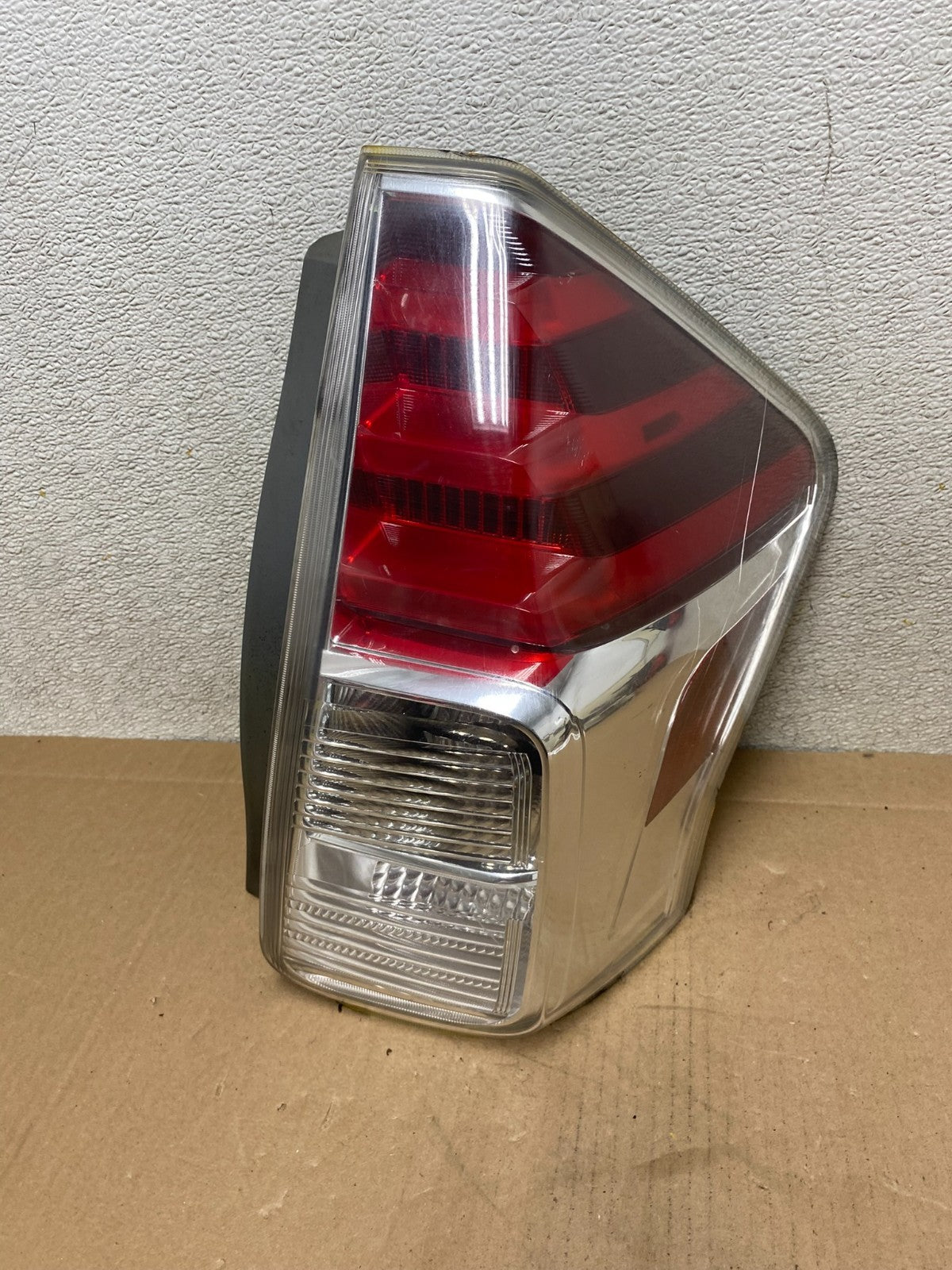 2015 to 2018 Toyota Prius V LED Right Passenger RH Tail Light Oem s0228 DG0