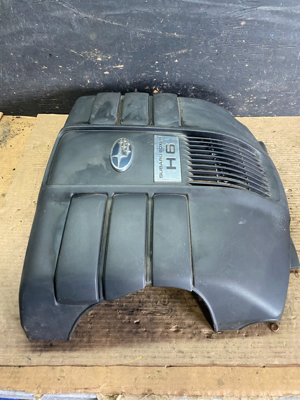 2007 to 2014 Subaru Tribeca 3.0L Factory Engine Cover 14025AA24A S5949 DG3