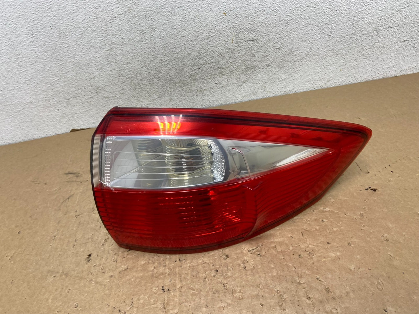 2013 to 2016 Ford C-Max Right Passenger RH Side Tail light AF8052 DW0