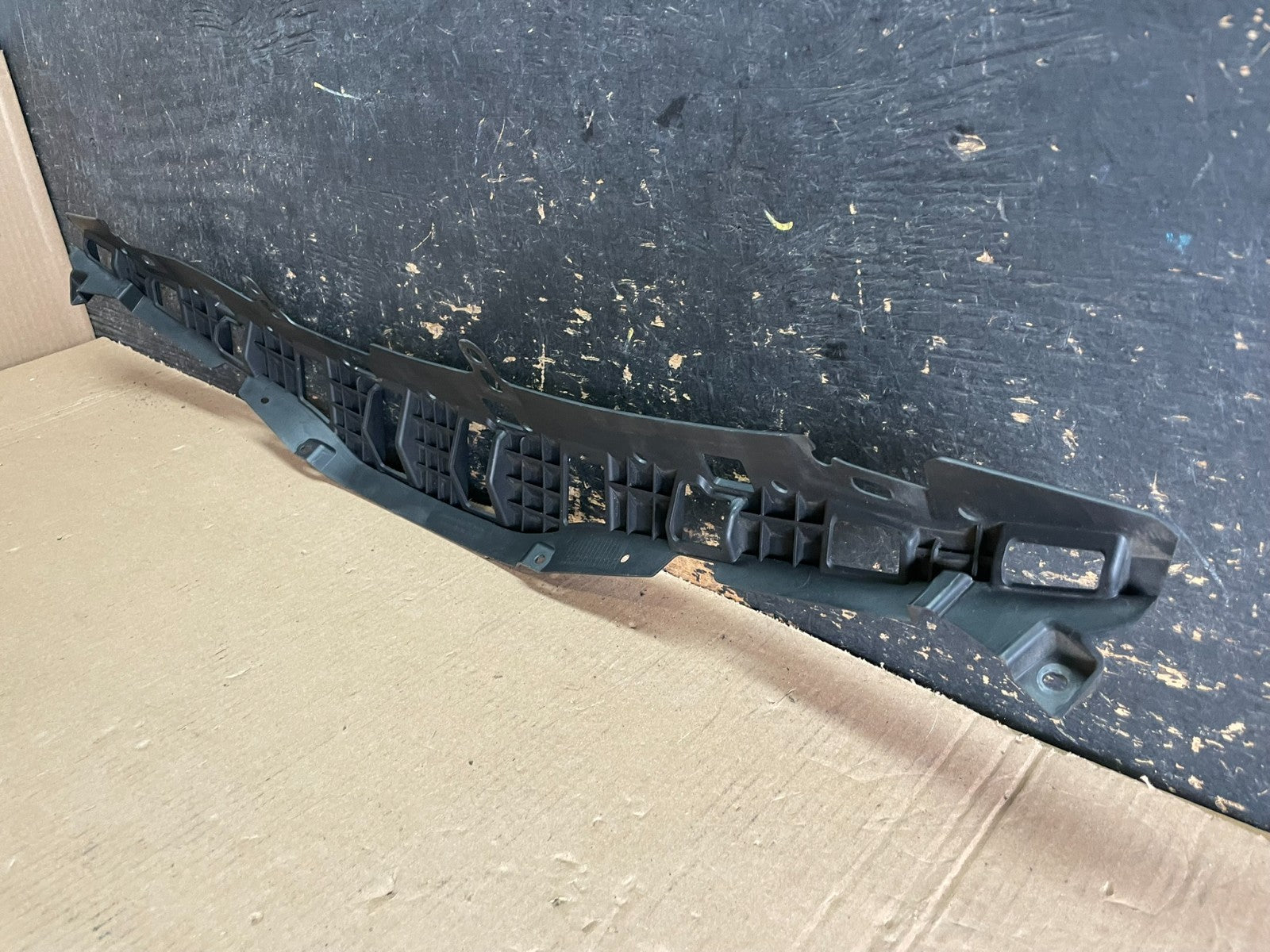 2014 to 2016 Kia Optima Front Bumper Grille Upper 865752T500 AA19545
