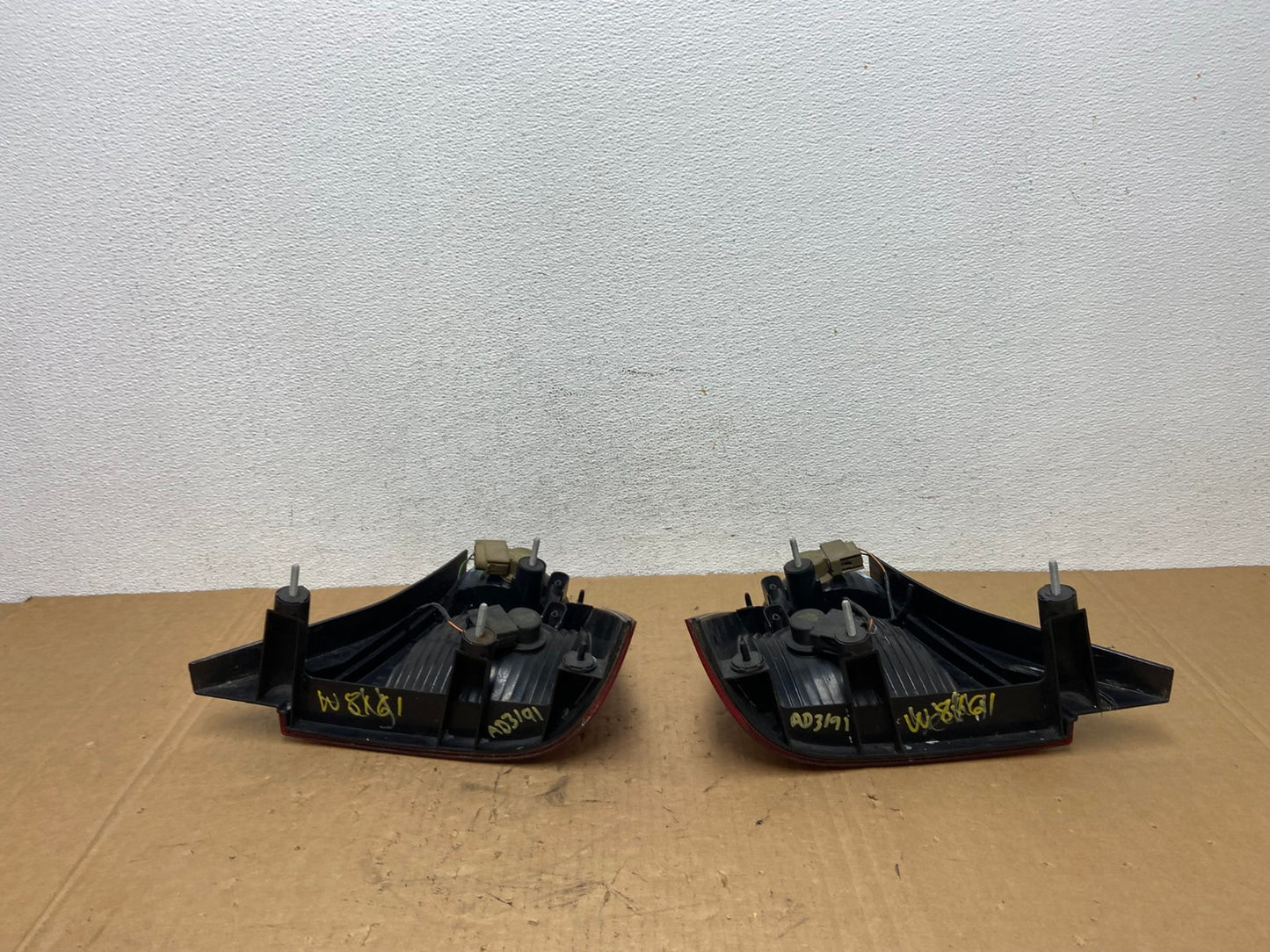 2005 2006 2007 Ford Focus Sedan Left Right Side Tail Lights AD3191 LK9
