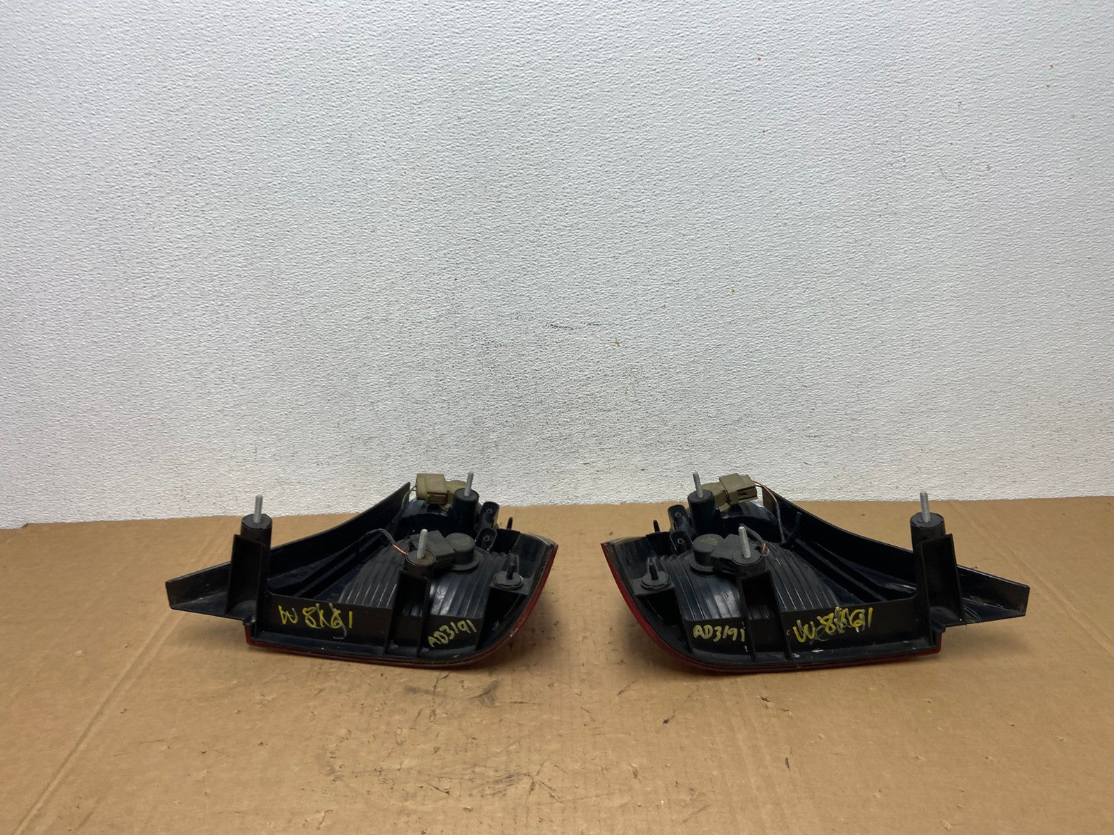 2005 2006 2007 Ford Focus Sedan Left Right Side Tail Lights AD3191 LK9