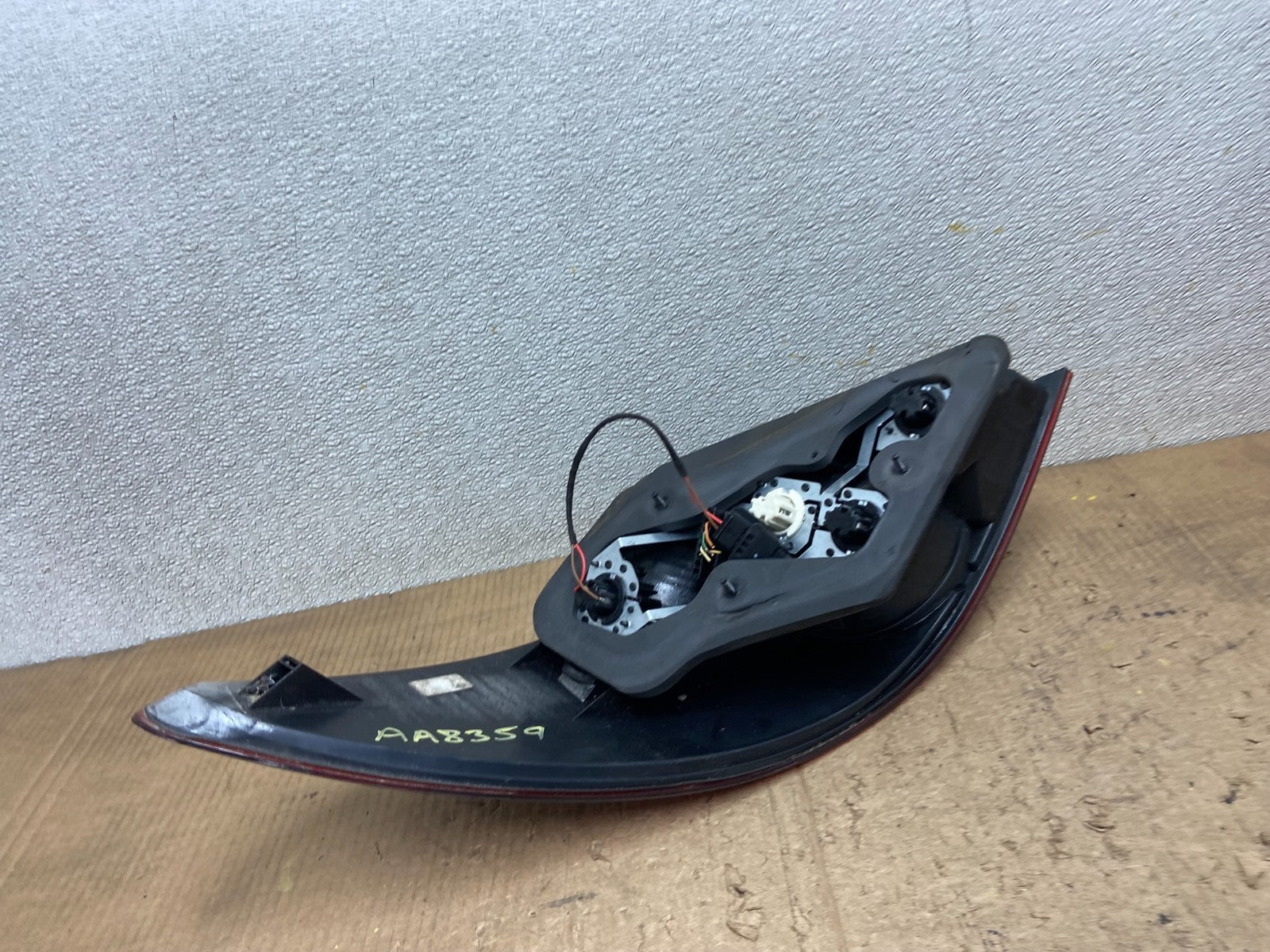 2006-2010 Mercedes W251 R-CLASS Right Passenger RH Side Tail Light AA8359 DW6