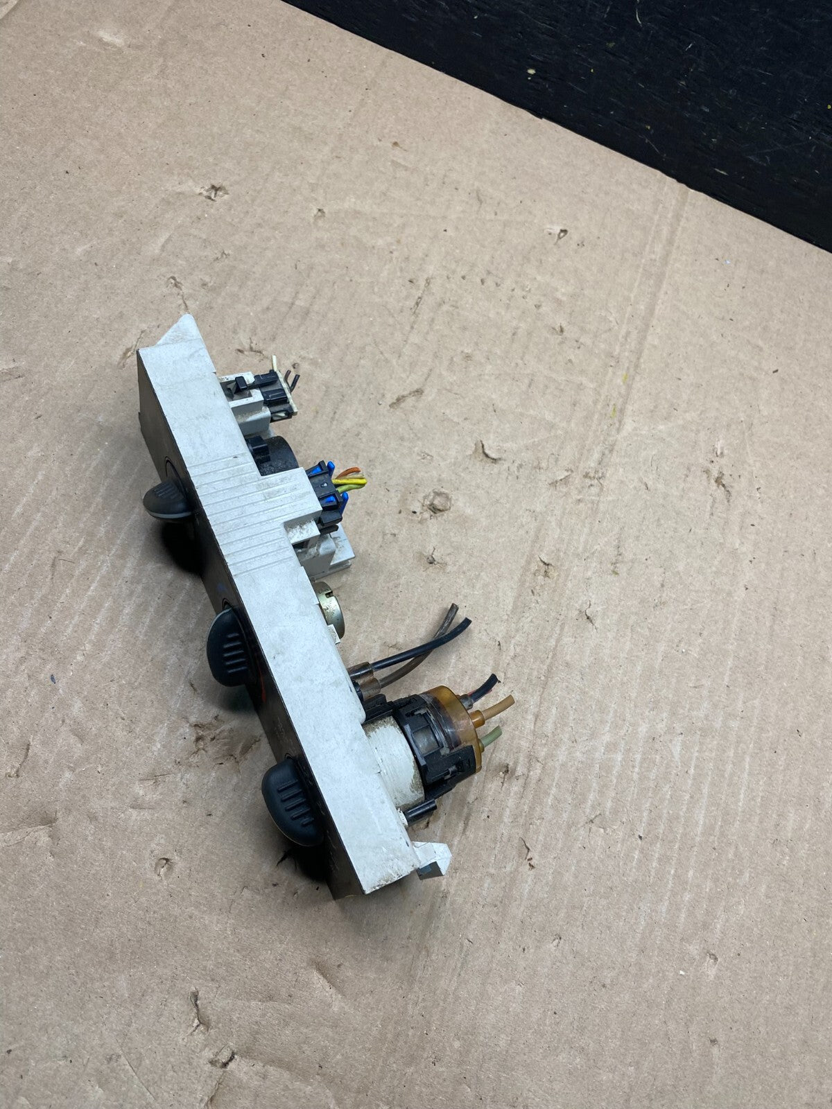 2001 - 2007 GMC Chevrolet Express 1500 Climate Control A/C N0577 DG3