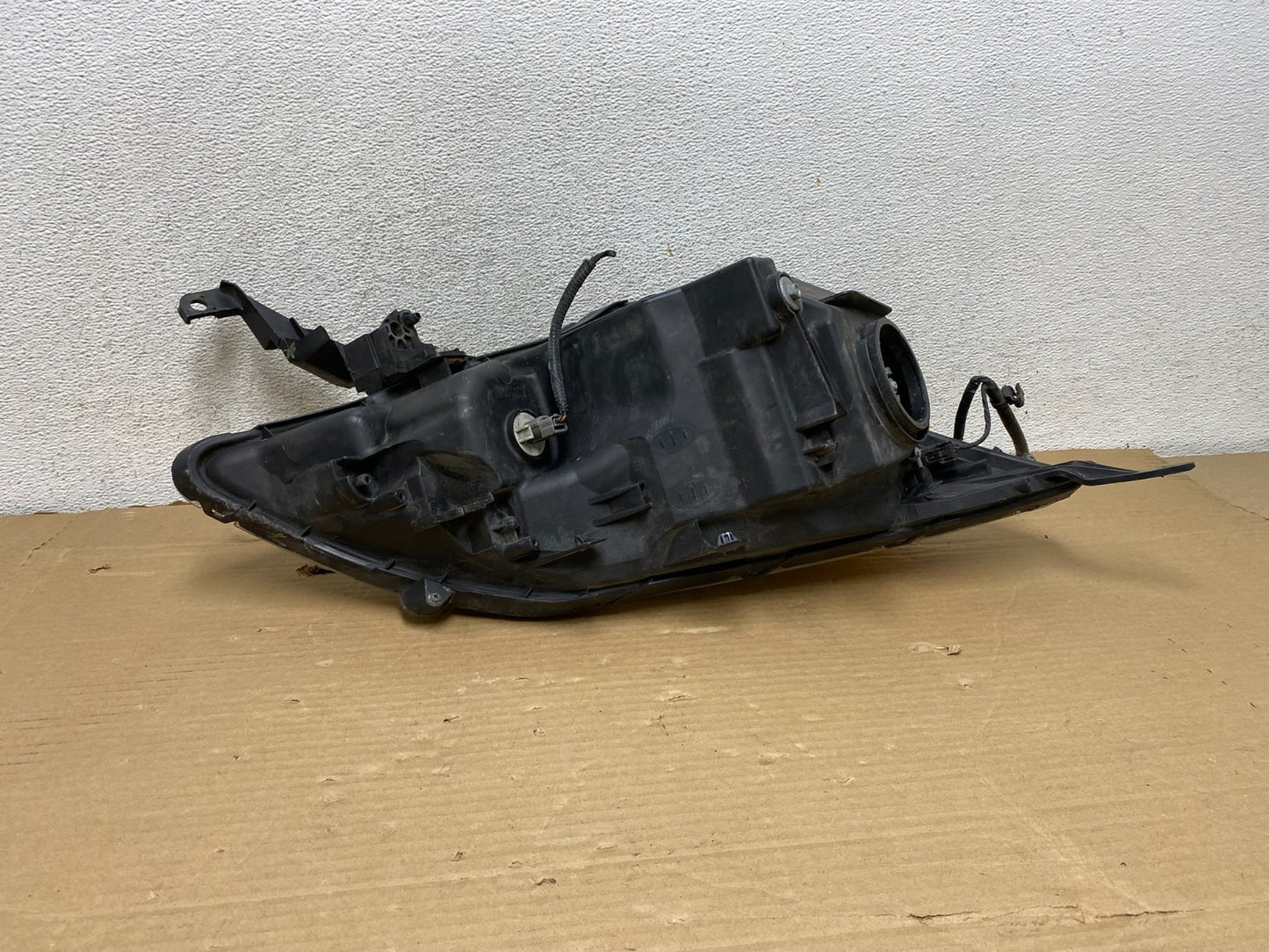 2007 to 2011 Honda CR-V Crv Left Driver LH Side Headlight Halogen AG8118 DW7