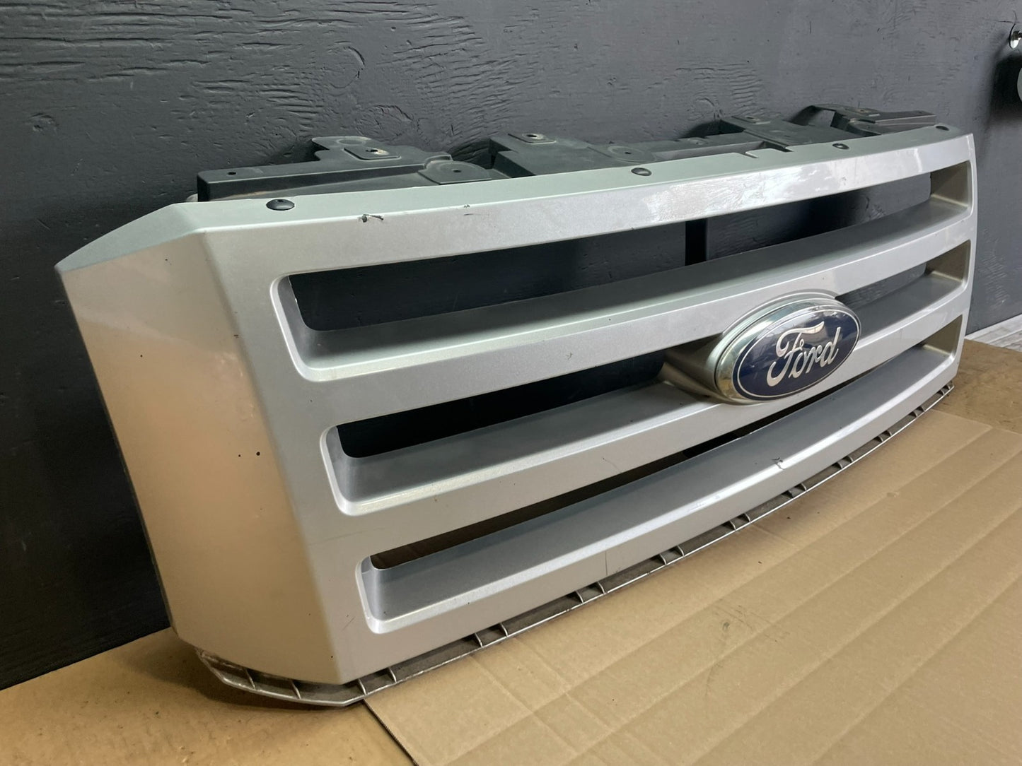 2007 to 2014 Ford Expedition Front Upper Chrome Grill Grille Oem AB7577 DG1