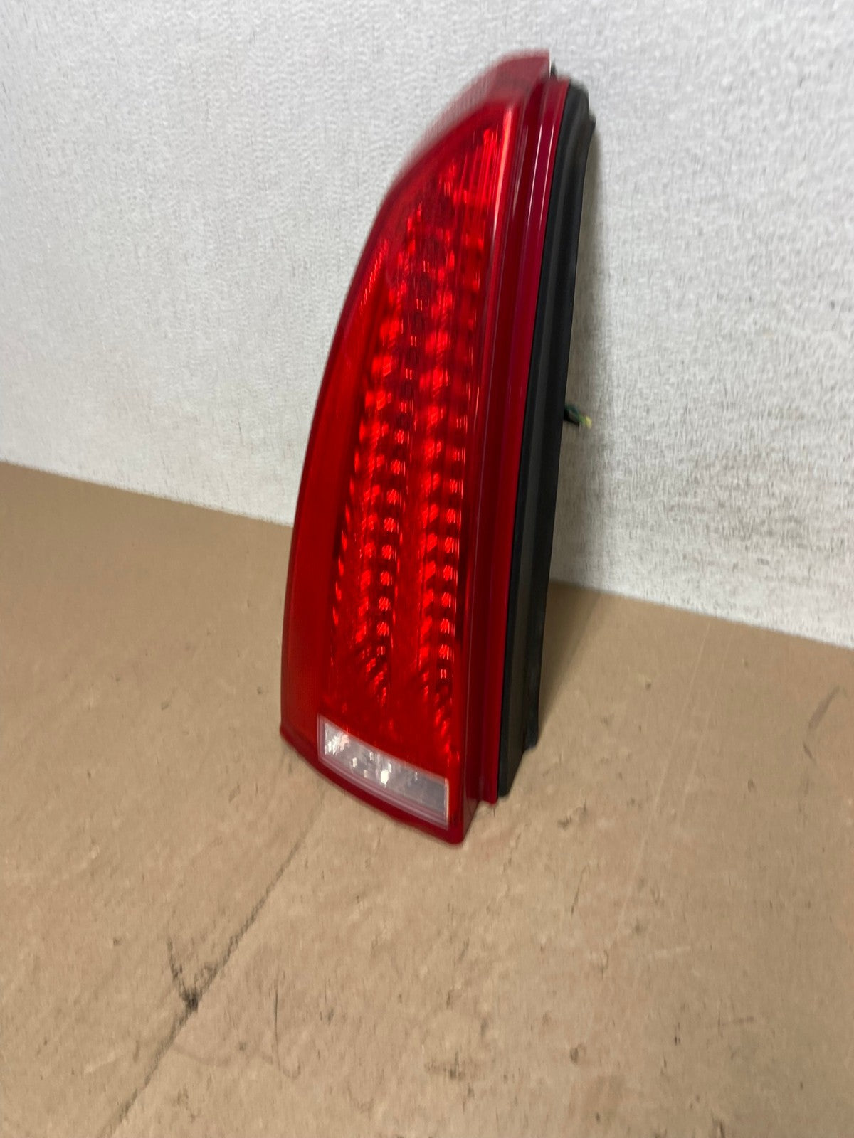 2006 to 2011 Cadillac DTS Left Driver Lh Side LED Tail light AE6850 LK1