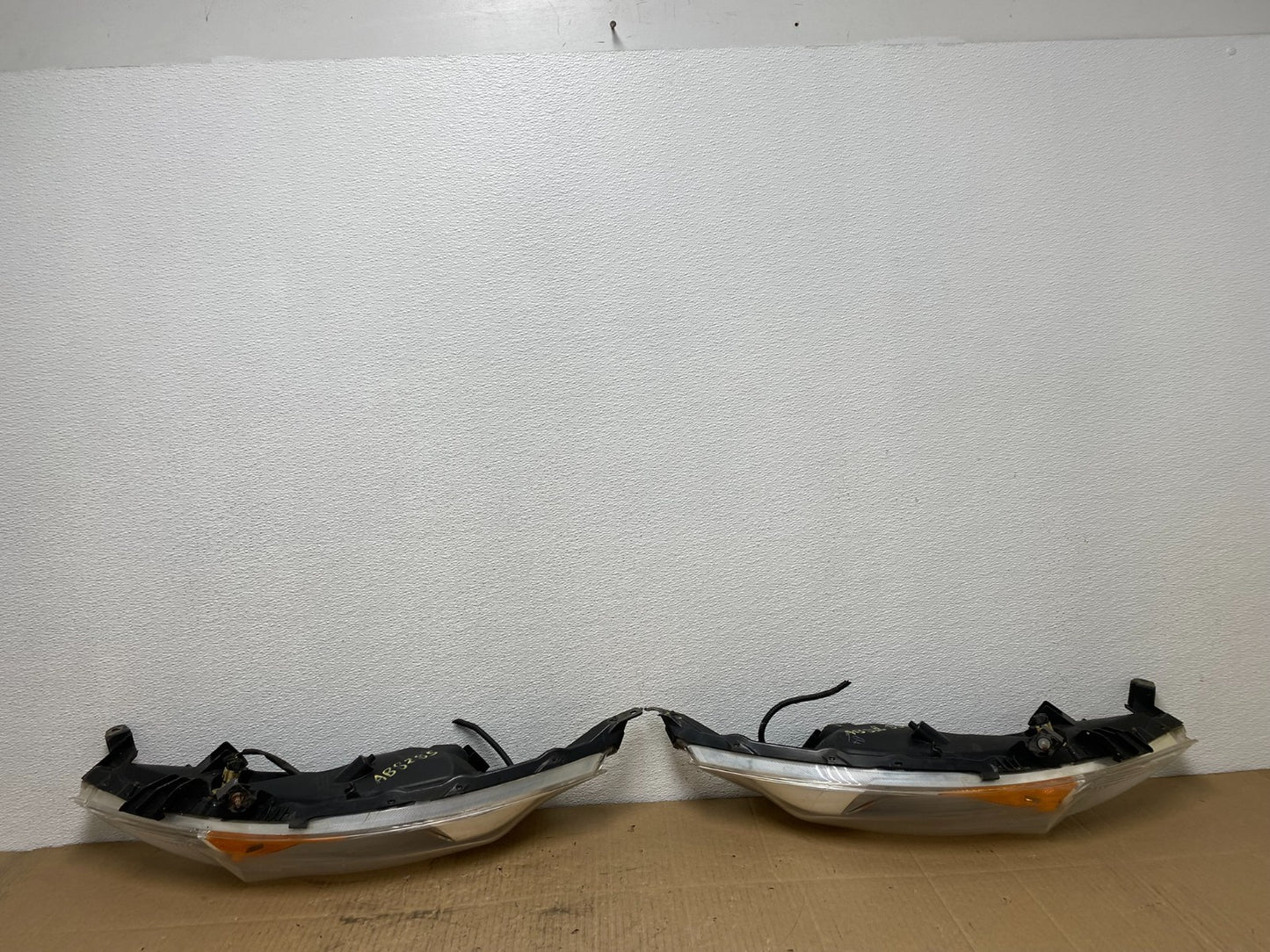 2011-2014 Nissan Juke Turn Signal Headlights Left+Right Halogen OEM AB8285 DW7