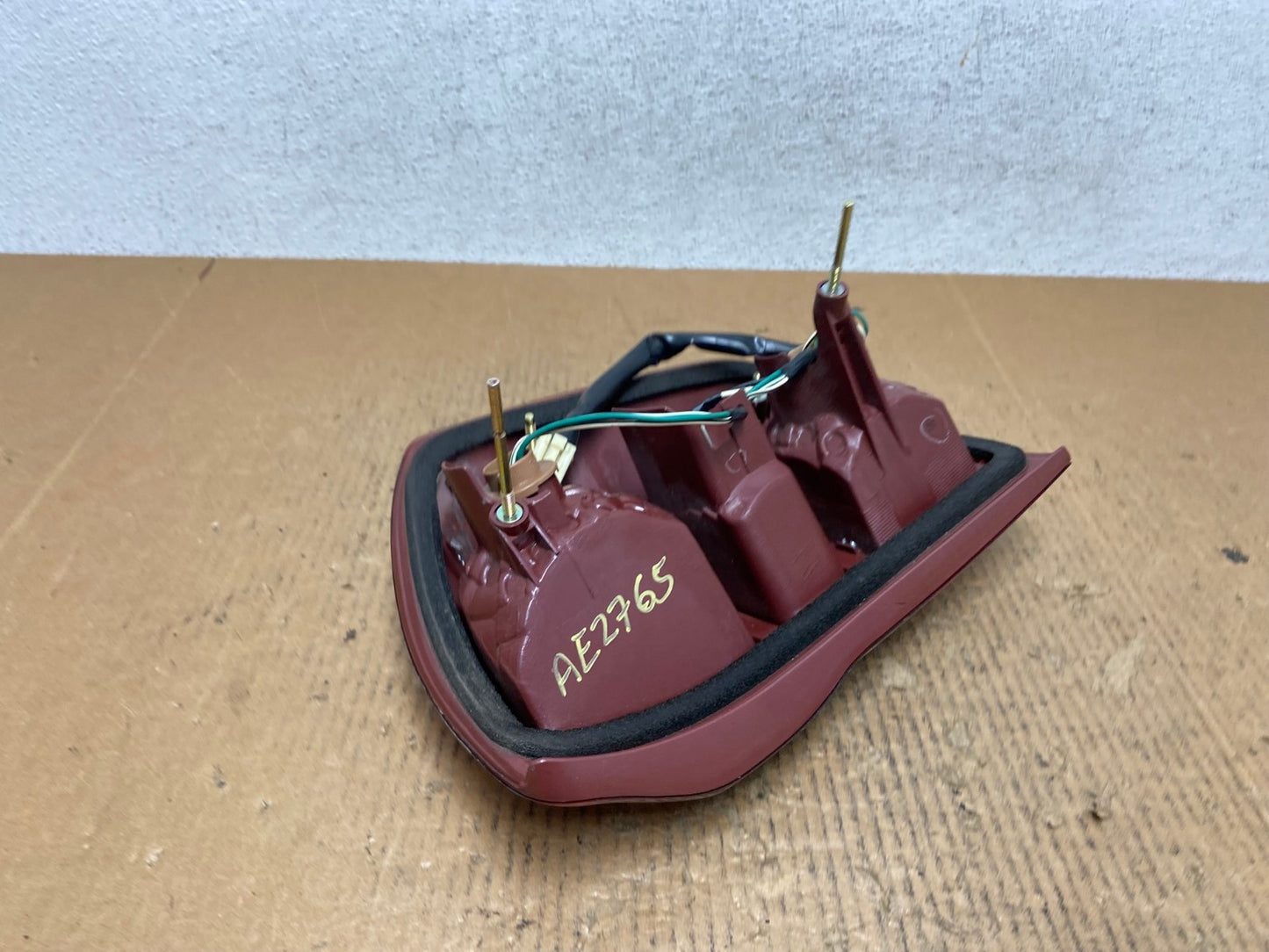 2004 2005 Toyota RAV4 Left Driver LH Side Tail Light AE2765 LK5
