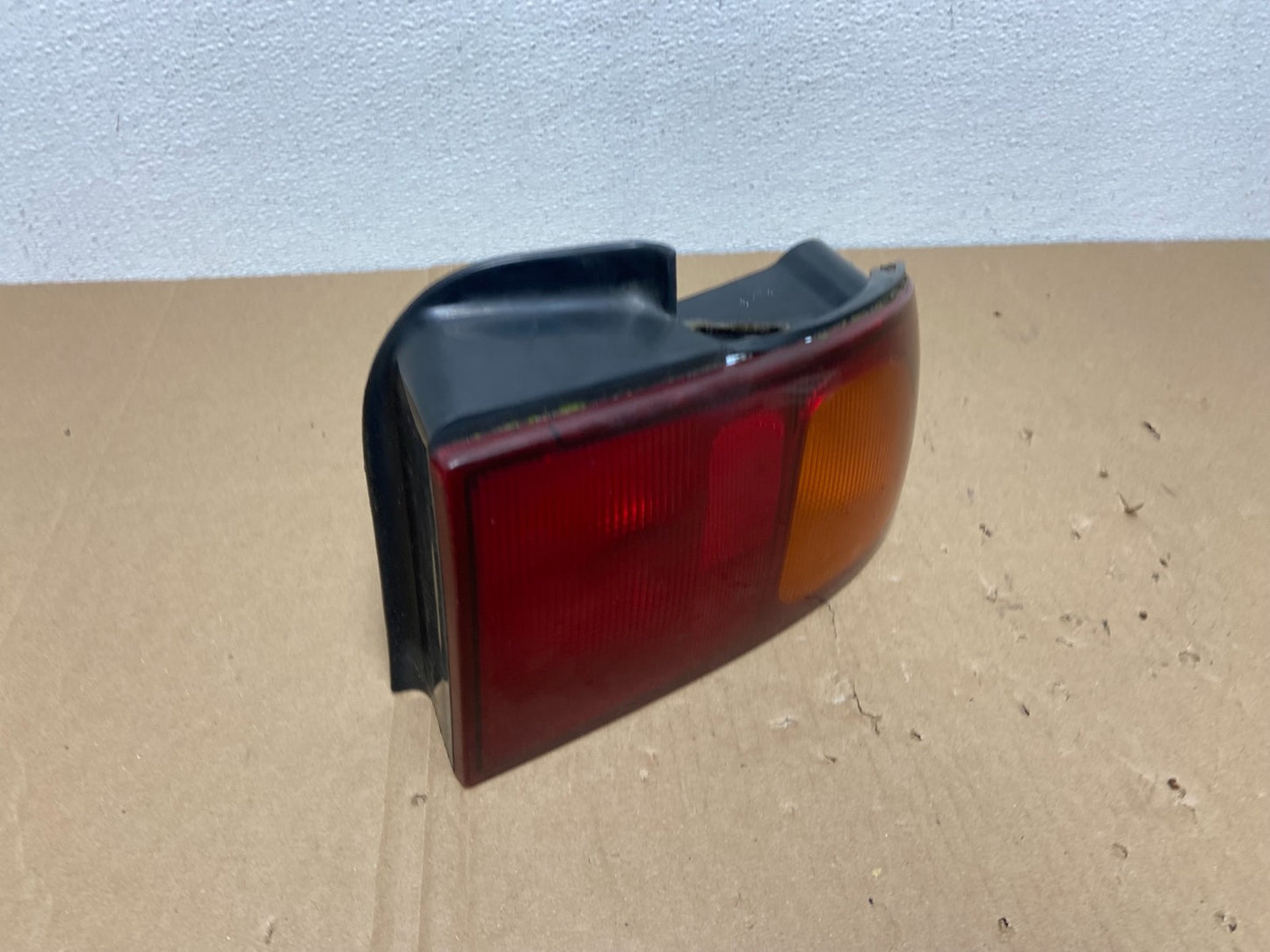 1994 to 1997 Acura Integra Right Passenger RH  Side Tail light ab6795 DG2