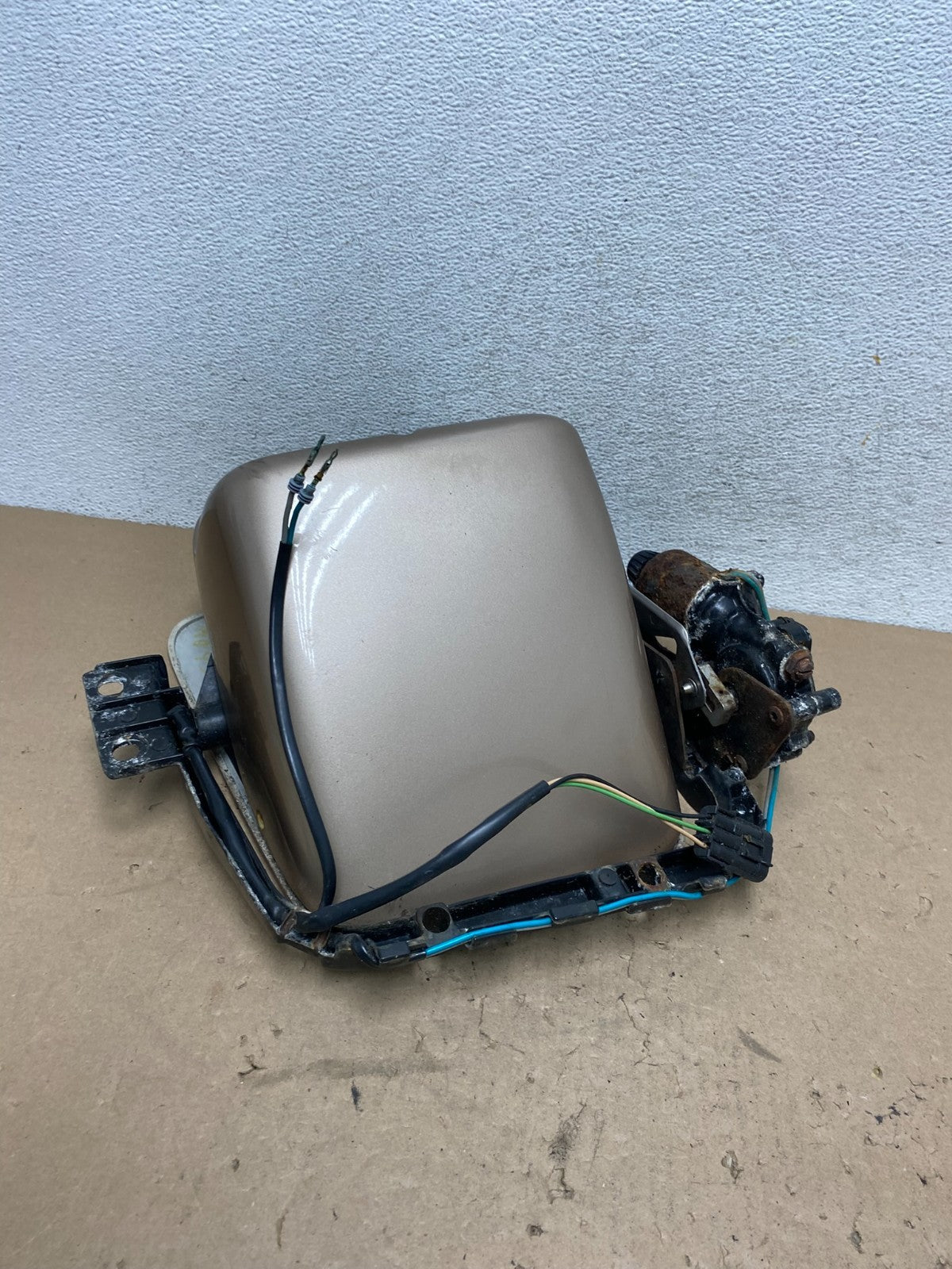 1984 to 1989 Chevrolet Corvette Left Driver LH Side Headlight AG4361 DW6