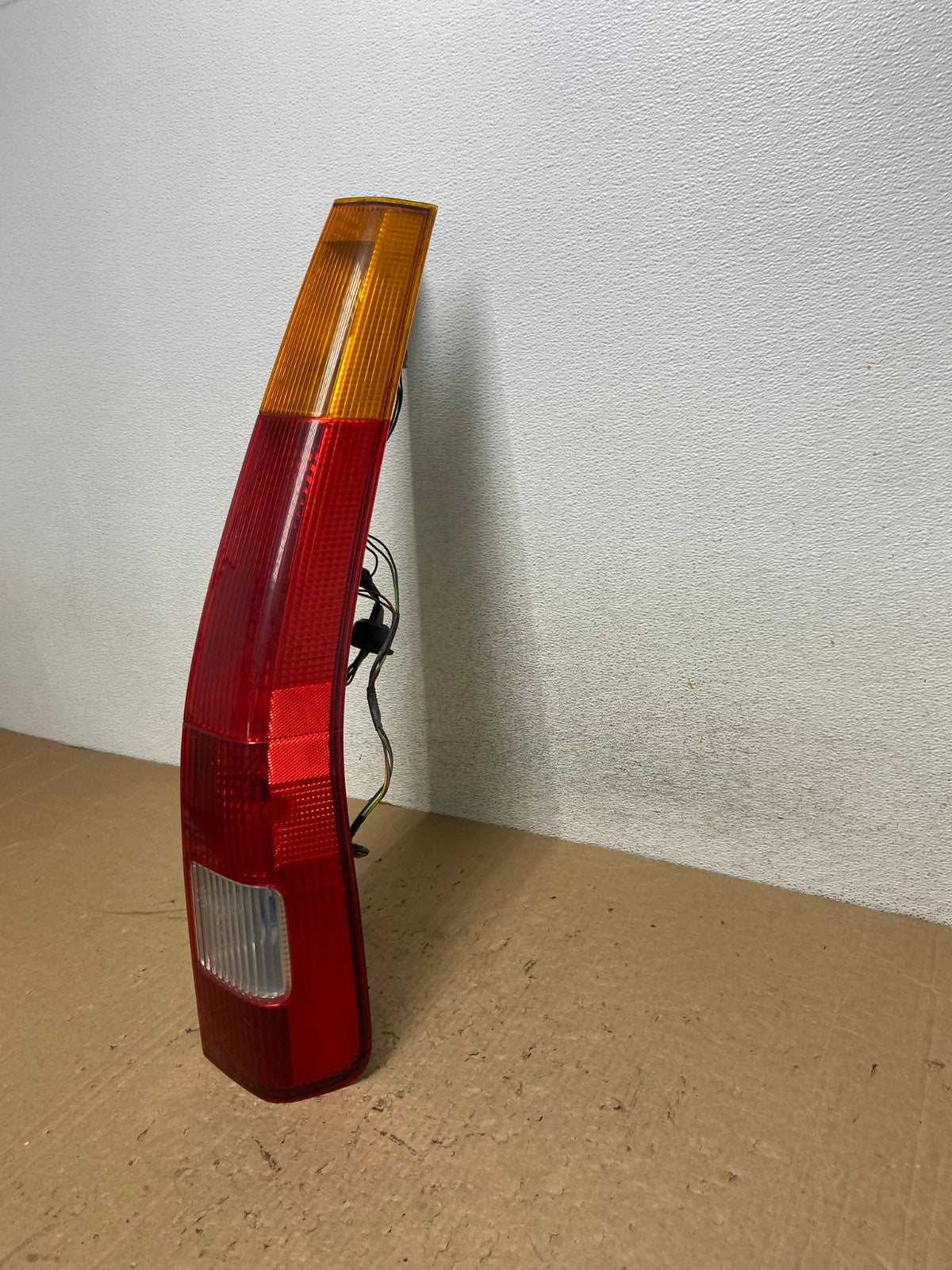 2002 - 2004 Honda Crv Cr-v Right Passenger Rh Side Tail Light AG1301 LK1